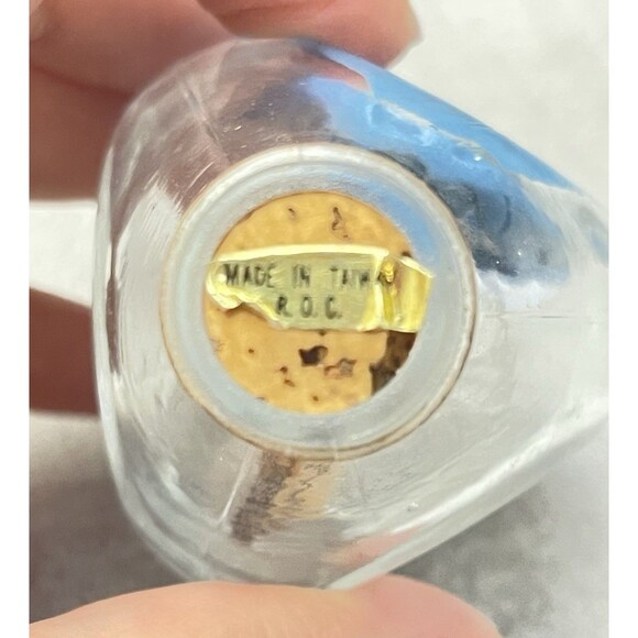 VTG R.O.C. Ship in a Glass Bottle – Miniature Sailboat Made in Taiwan - Picture 5 of 8